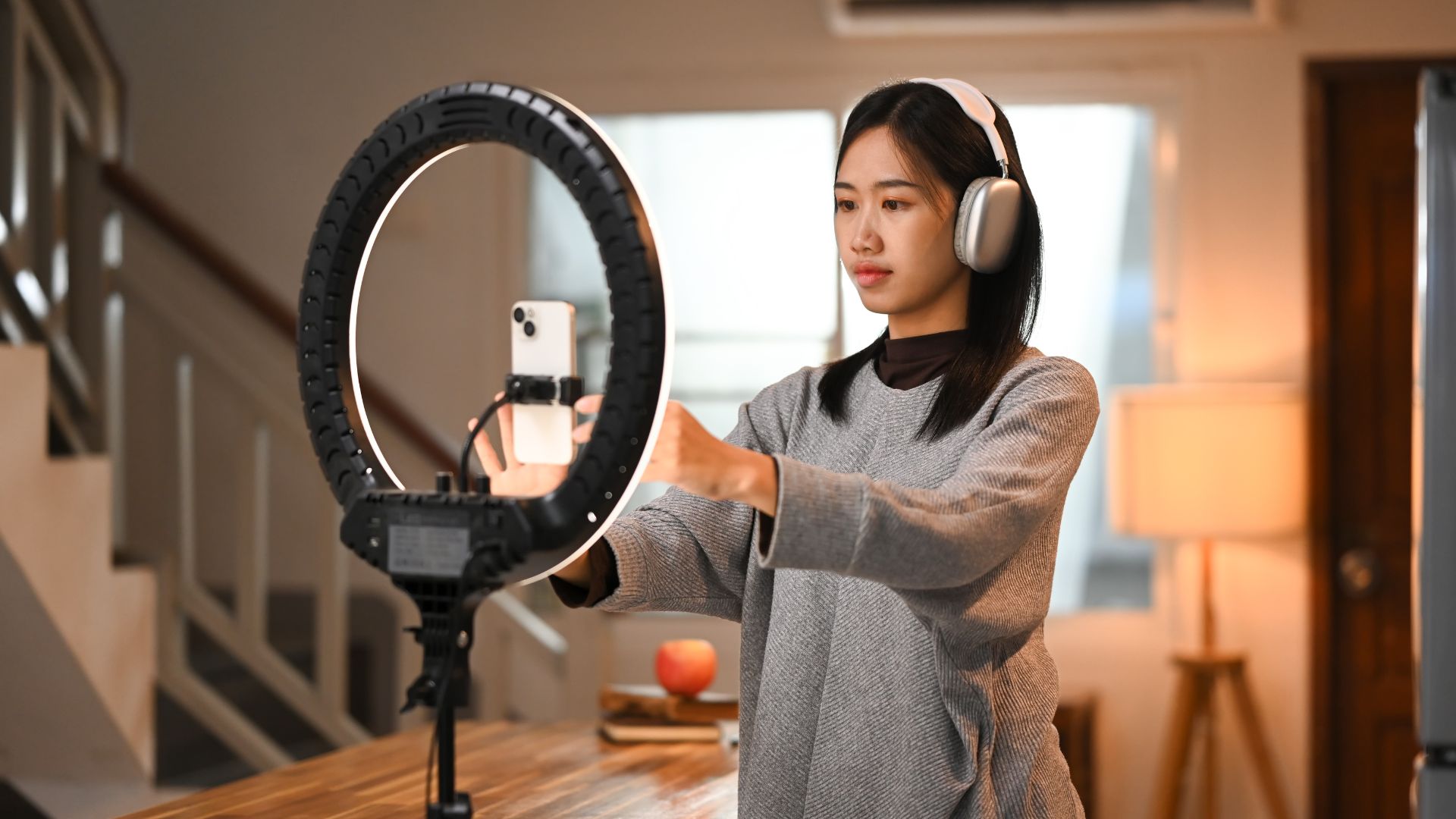 One9ninety image illustrating the 1% rule in social media content creation and online influence