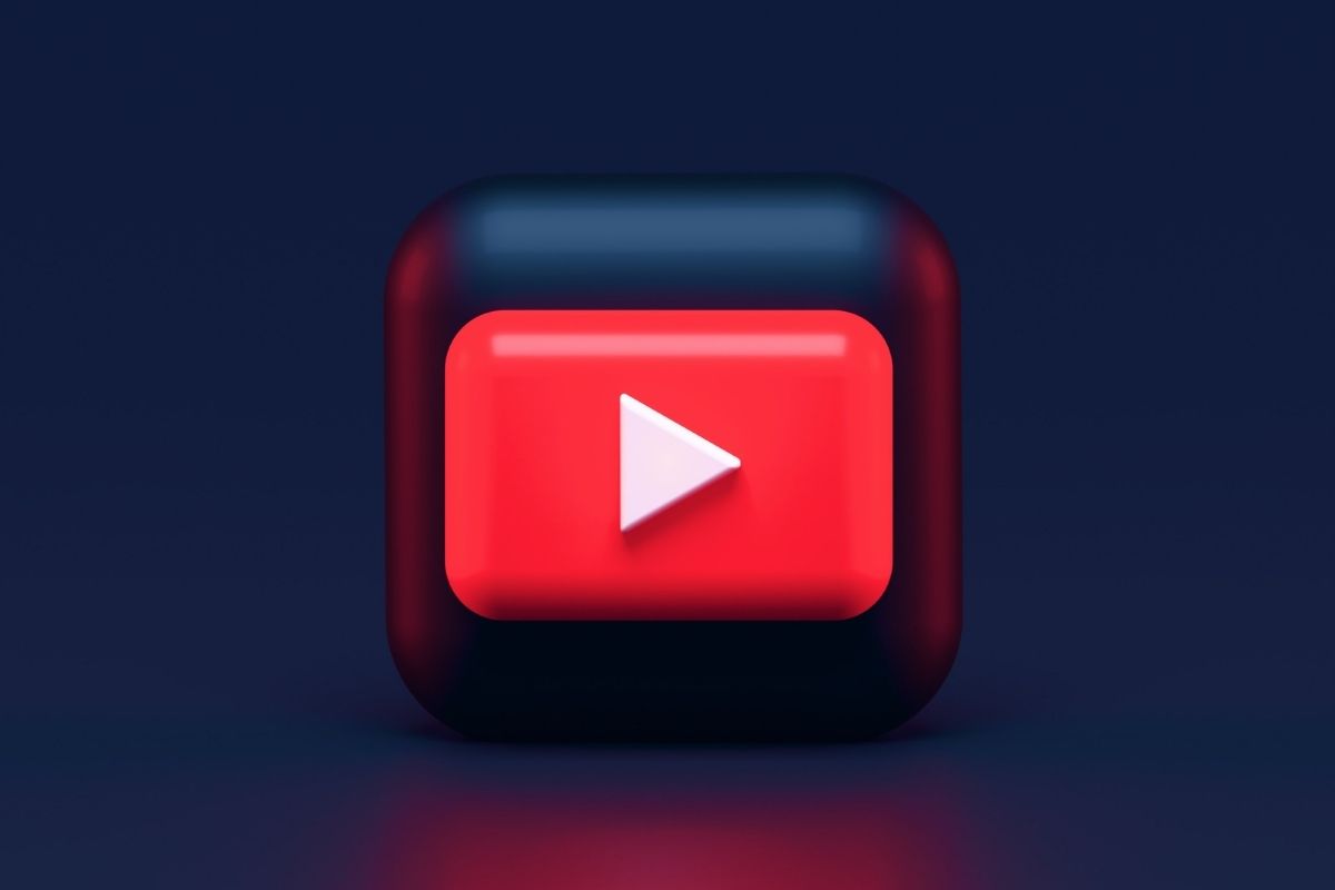 YouTube’s mobile application supports live streaming